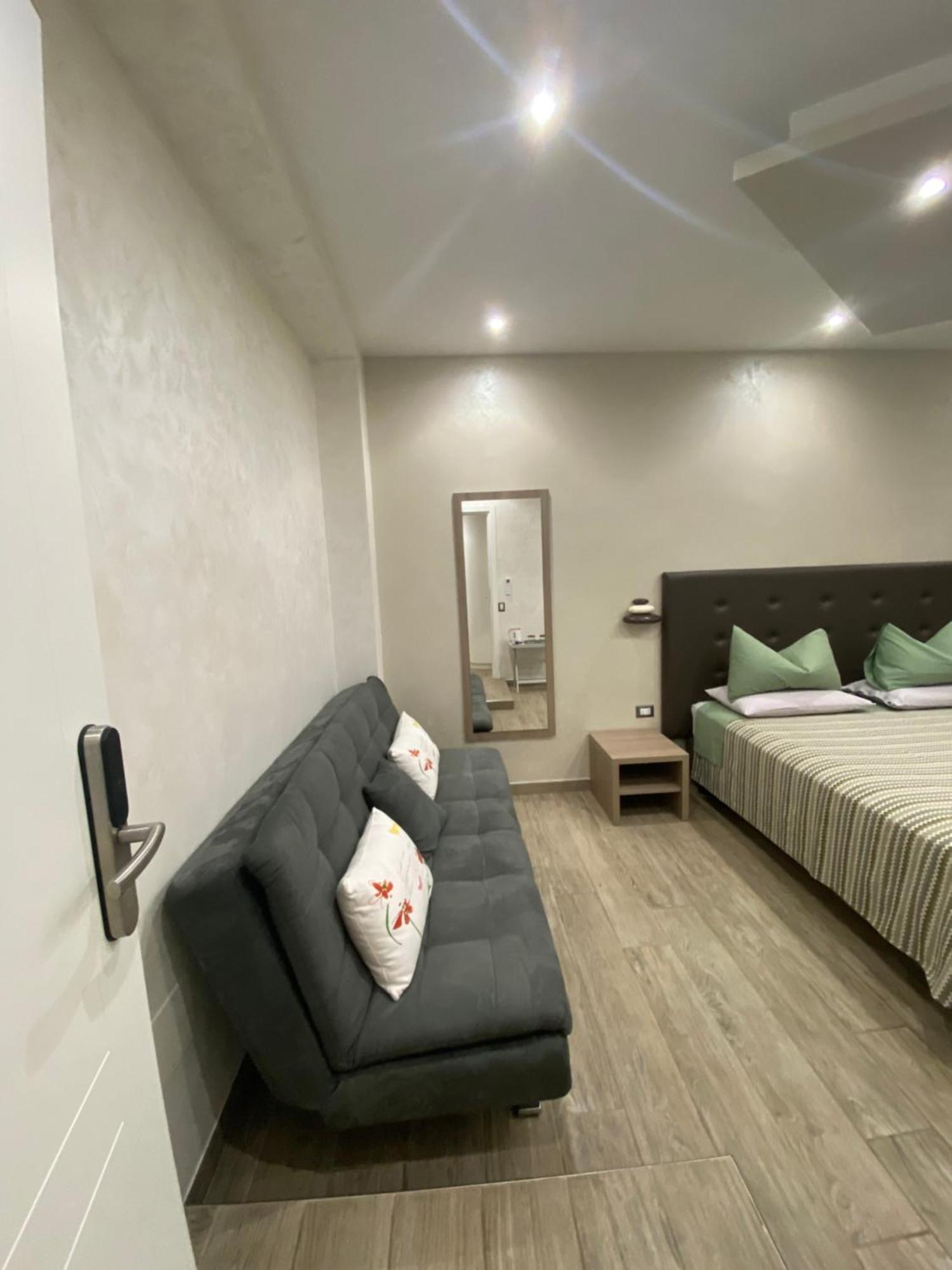 Bed and Breakfast Domus Cinecitta Roma Exterior foto